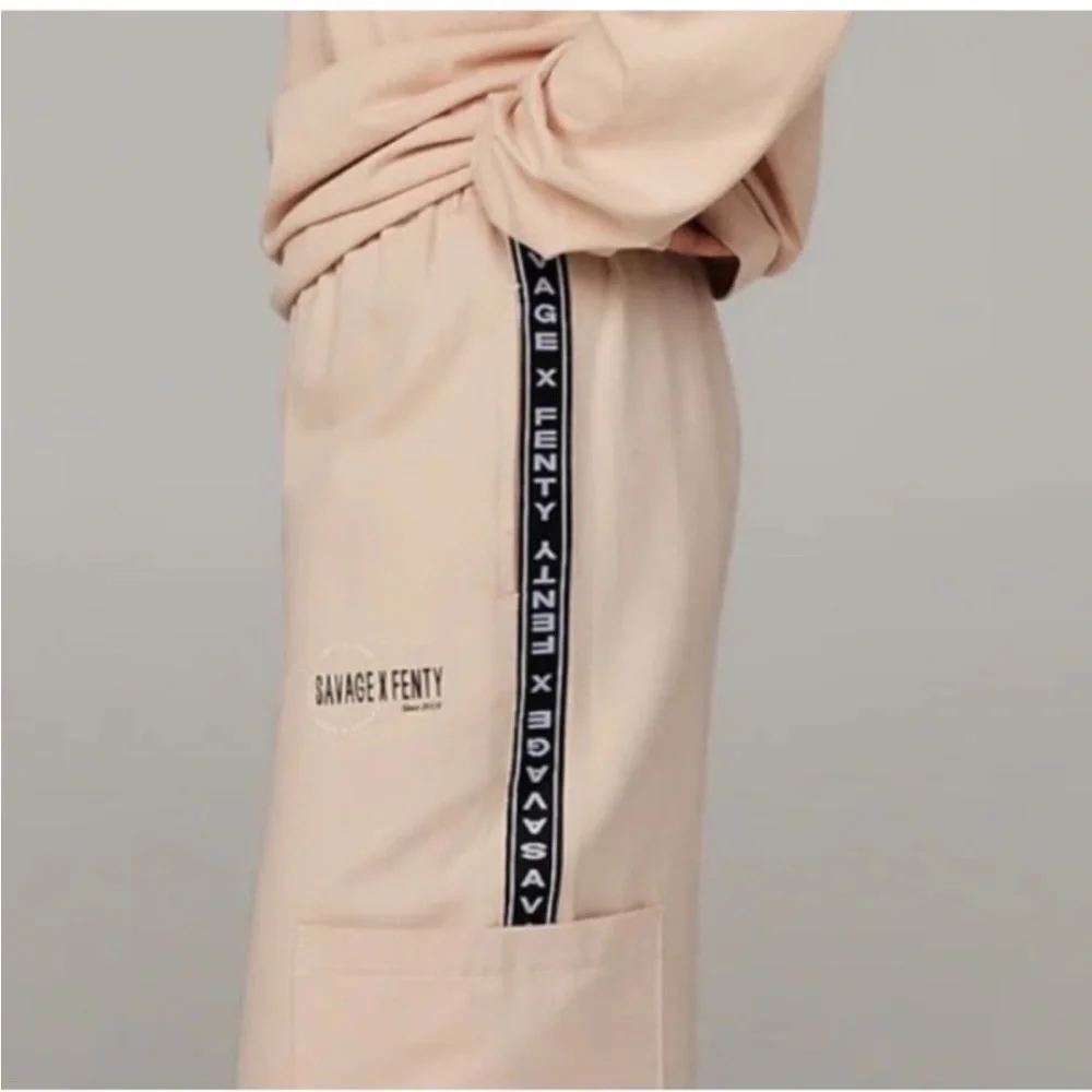 Savage X FENTY Women’s Pants Oversized Logo Wide Leg Pants New size Large - Picture 5 of 16